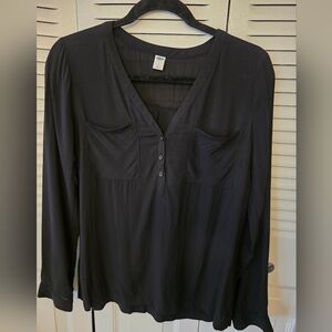 Old Navy black long-sleeve V-neck tunic blouse